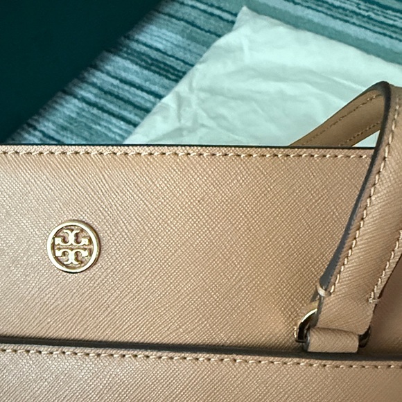🆕 Tory Burch Robinson tote - Picture 13 of 16